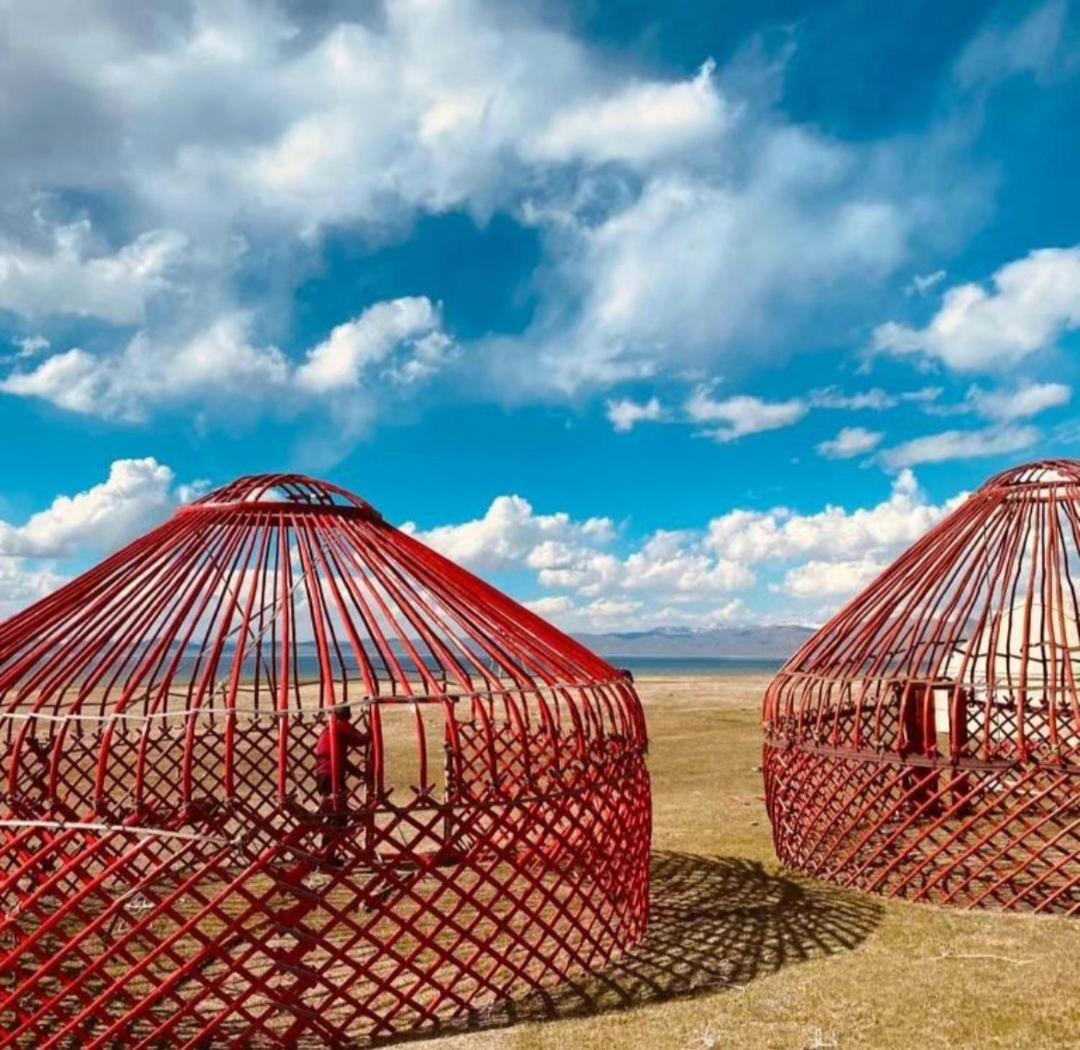 Hotel Zalkar Yurt Camp à Song-Kul Extérieur photo