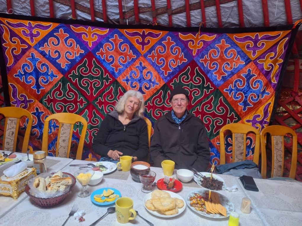 Hotel Zalkar Yurt Camp à Song-Kul Extérieur photo