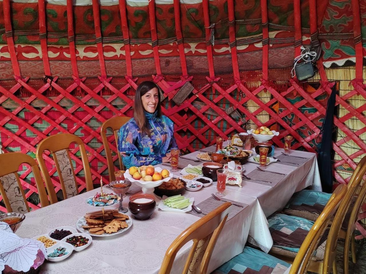 Hotel Zalkar Yurt Camp à Song-Kul Extérieur photo